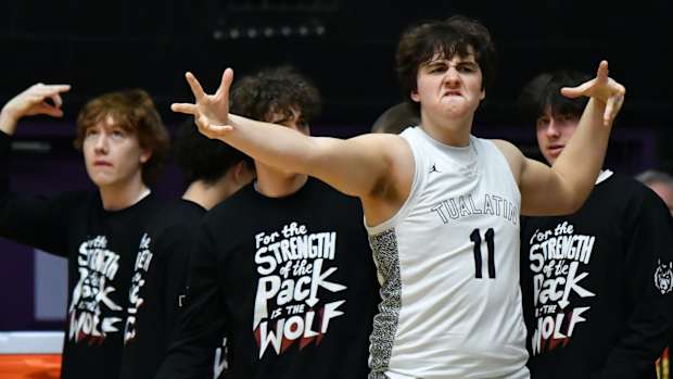 Beaverton Tualatin 6A Oregon boys basketball quarterfinal Taylor Balkom 1944444
